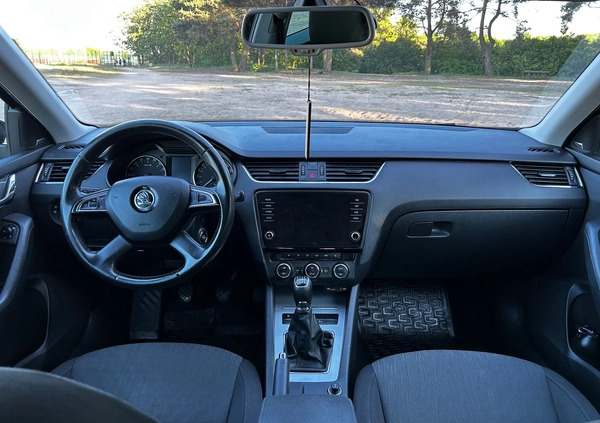 Skoda Octavia cena 35499 przebieg: 307000, rok produkcji 2014 z Toruń małe 742